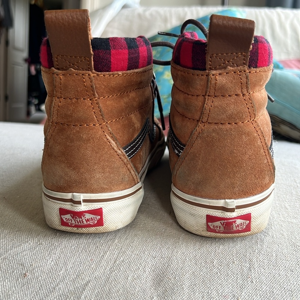 Vans Sk8-Hi MTE All Weather, size 8.5 women’s size; size 7 men’s - Picture 2 of 9